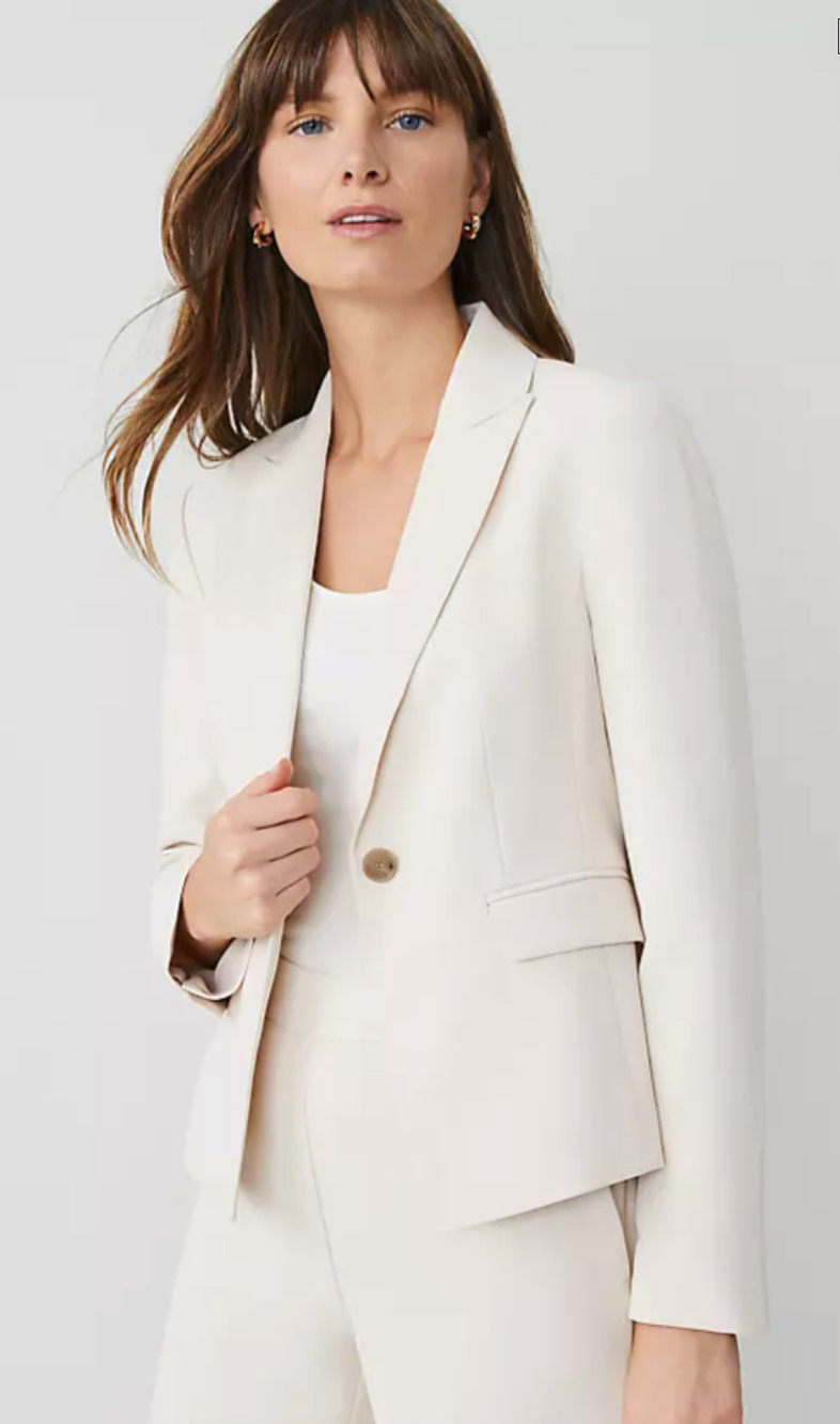 NWT ANN TAYLOR IVORY WHISPER SHORTER ONE BUTTON FLUID CREPE BLAZER JACKET SZ 2